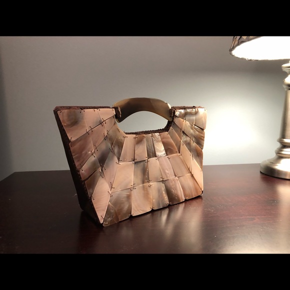 COPY - Unique Mother of Pearl like- Sea Shell bag - Picture 2 of 8